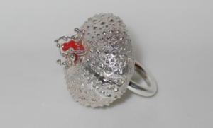 Ring in silver and coral